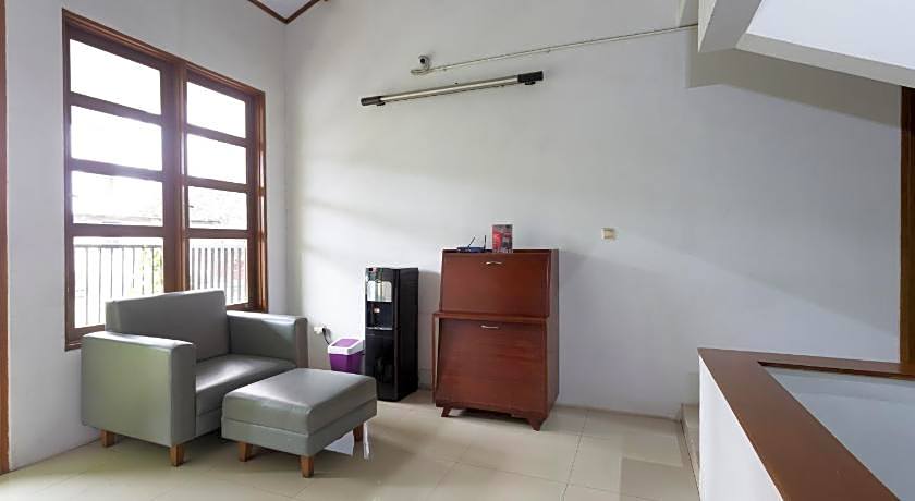 RedDoorz Plus near Cilandak Town Square 2