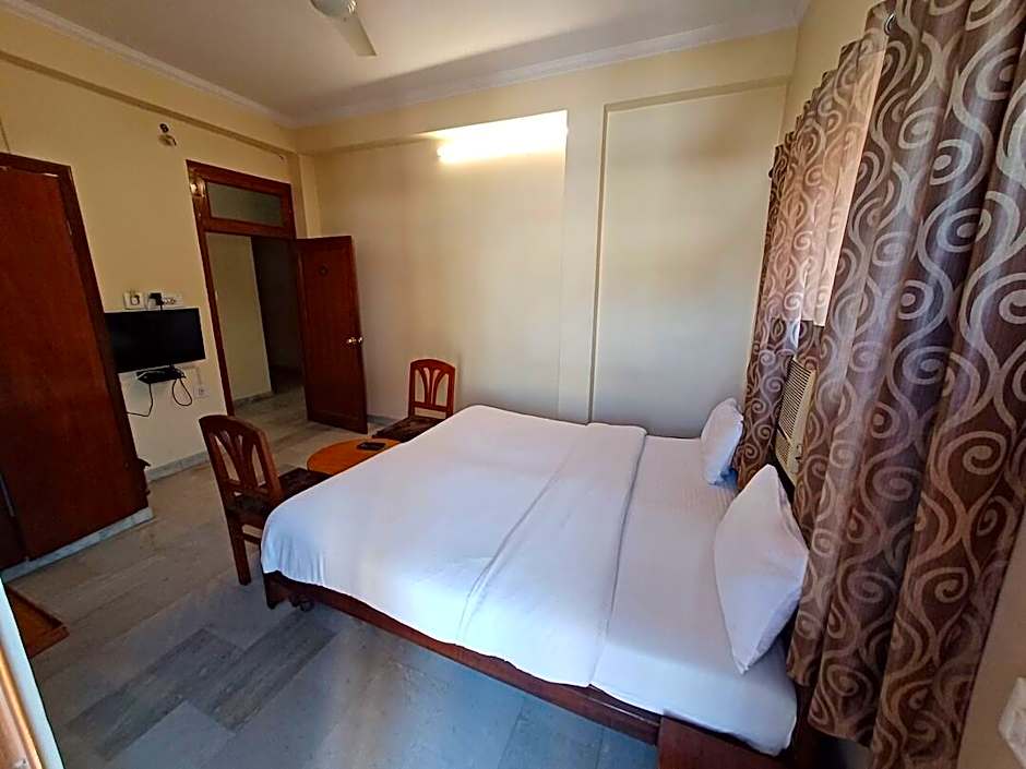 Hotel Raghav Palace