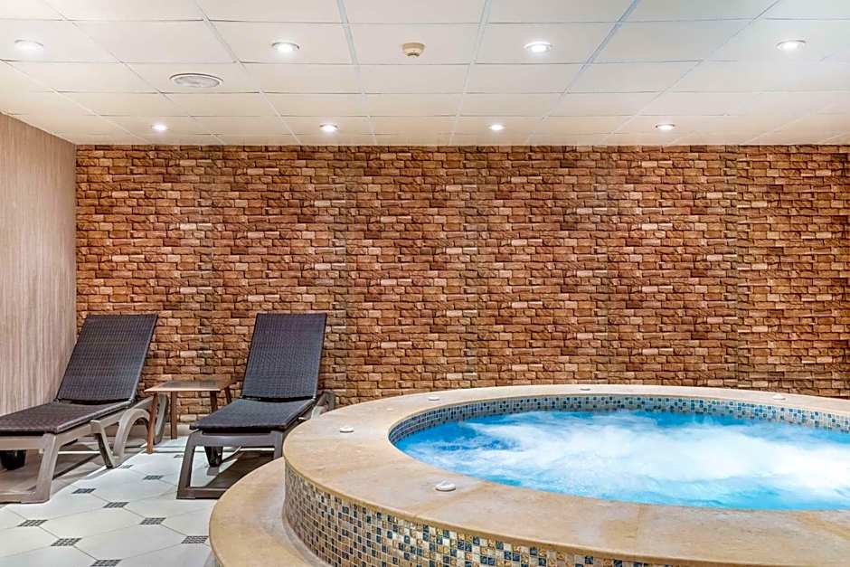 Radisson Blu Hotel & Convention Center, Alexandria
