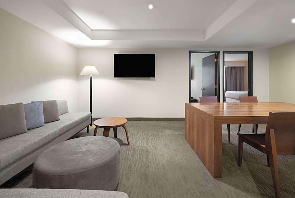 Wyndham Monterrey Ambassador Centro