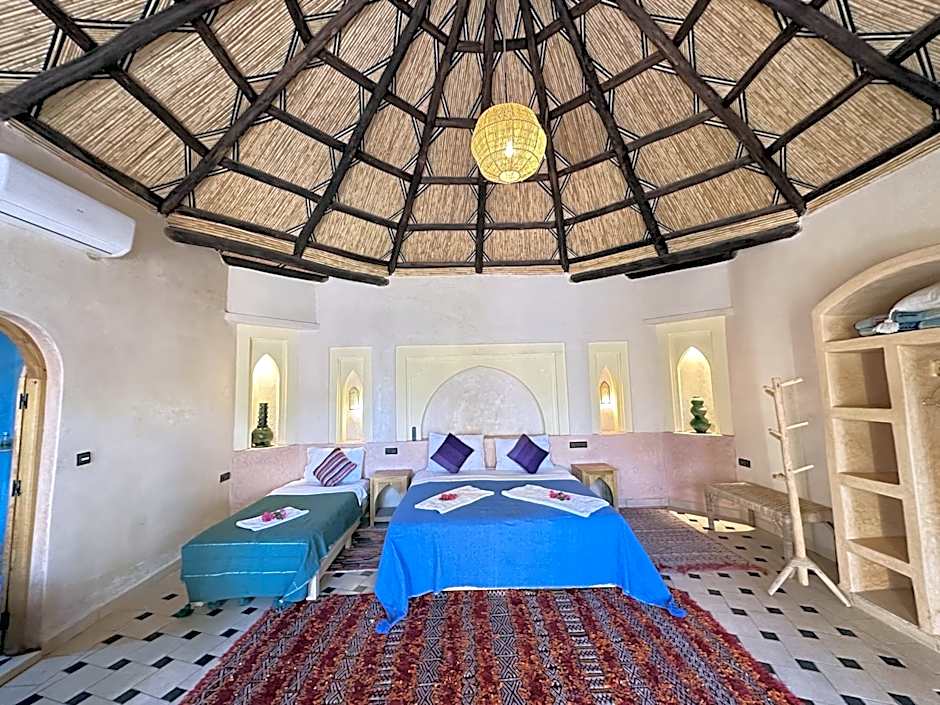 Oasis Tilogui-Luxury Hotel Restaurant and Desert Excursions In Zagora