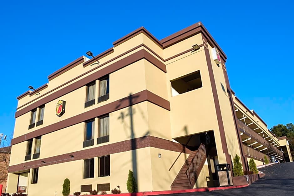 Super 8 by Wyndham Raleigh Downtown South