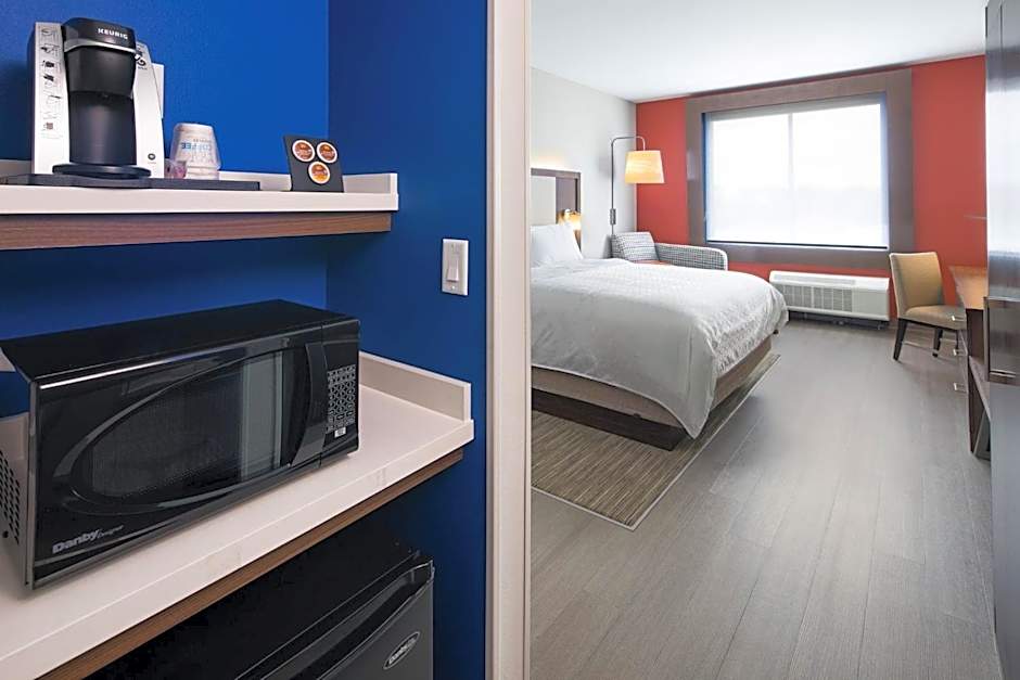 Holiday Inn Express & Suites Lubbock Central - Univ Area By IHG