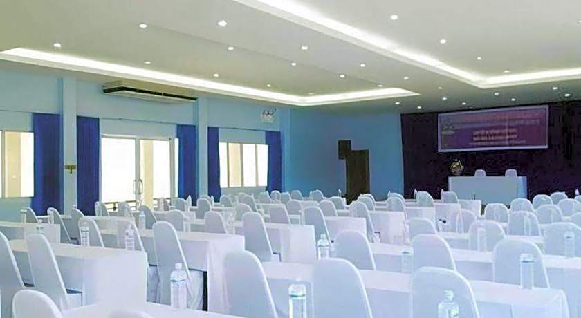 Sea Mountain Khanom Hotel