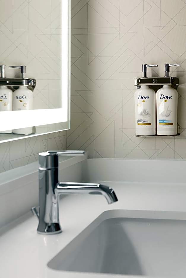 Holiday Inn Express & Suites Port Washington By IHG