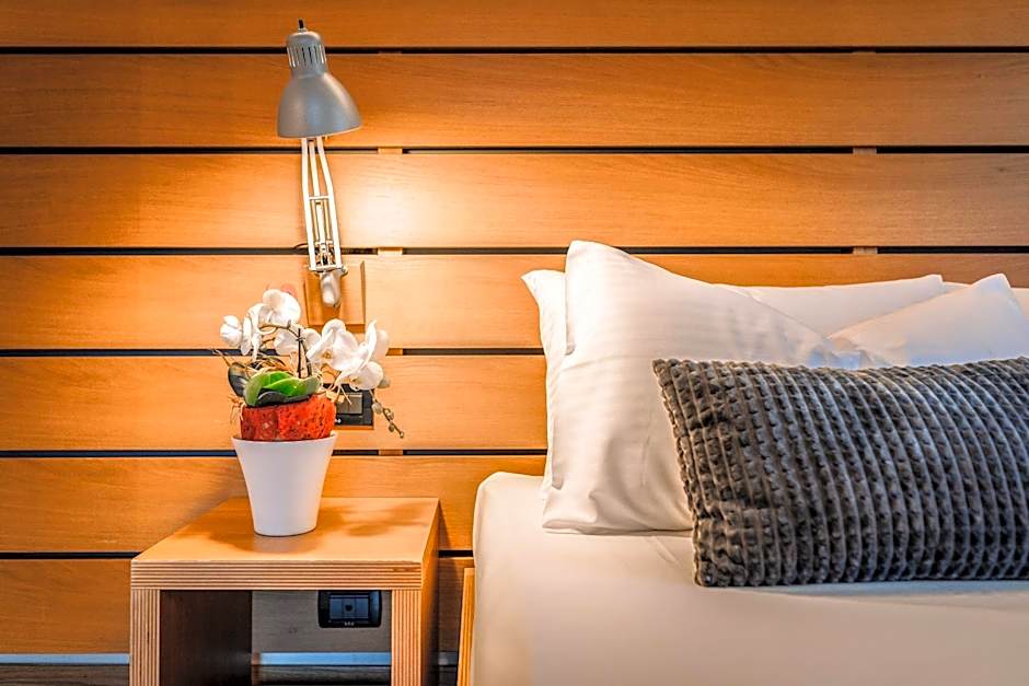 Lake Front Hotel Mirage