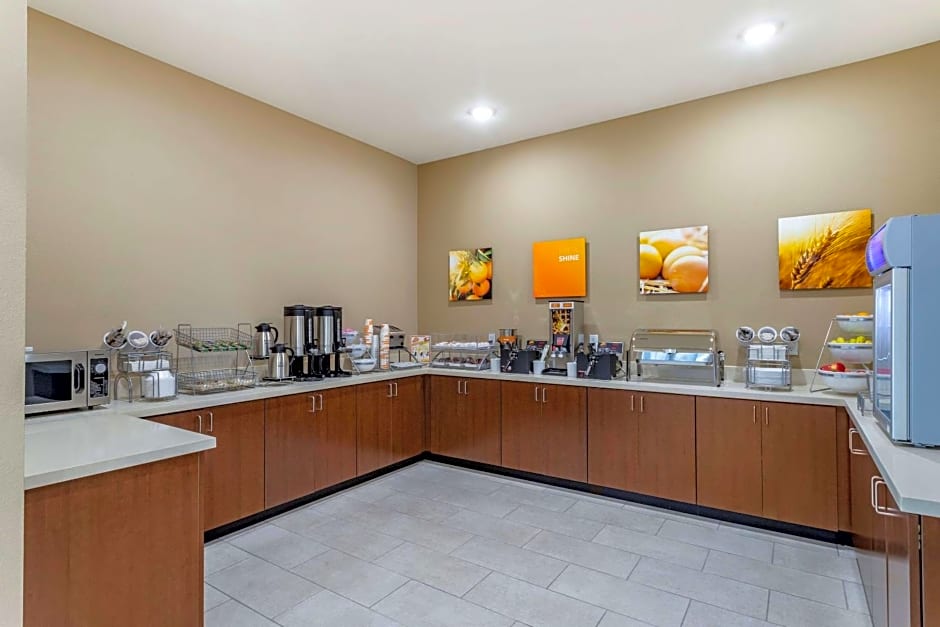 Comfort Inn & Suites