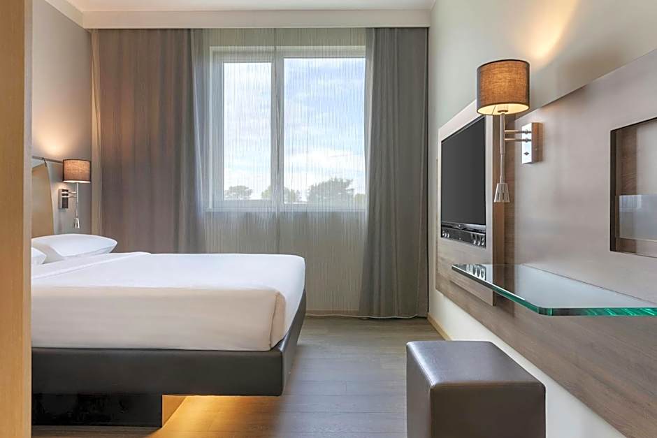 Moxy by Marriott Milan Malpensa Airport