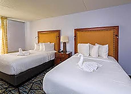 Home Inn Woods Hotel
