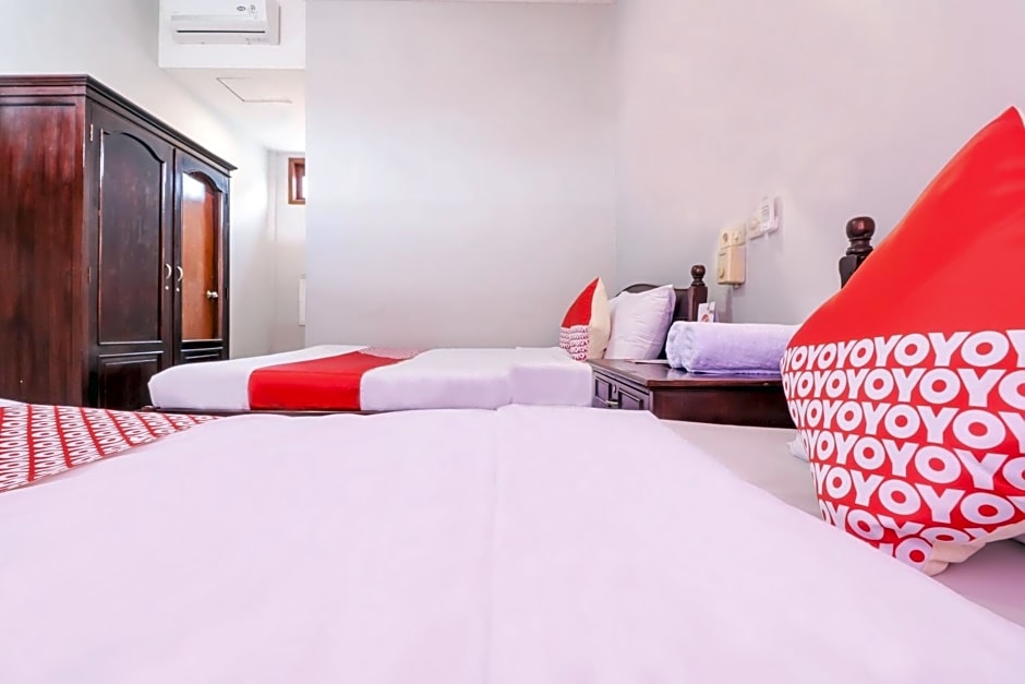 OYO 2411 Taman Mekar Beach Inn 2