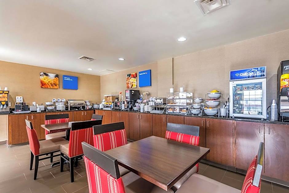 Comfort Inn & Suites Dayton North