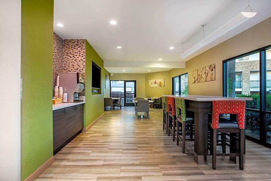 La Quinta Inn & Suites by Wyndham Pomona