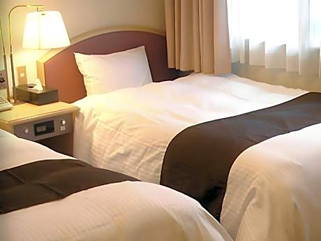 Twin with Shared Bathroom