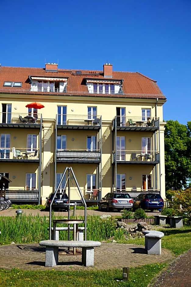 Einraumapartment mit Seeblickbalkon