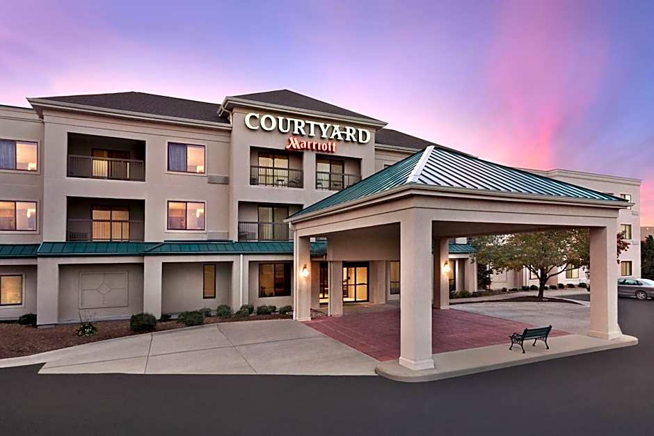 Courtyard by Marriott Topeka