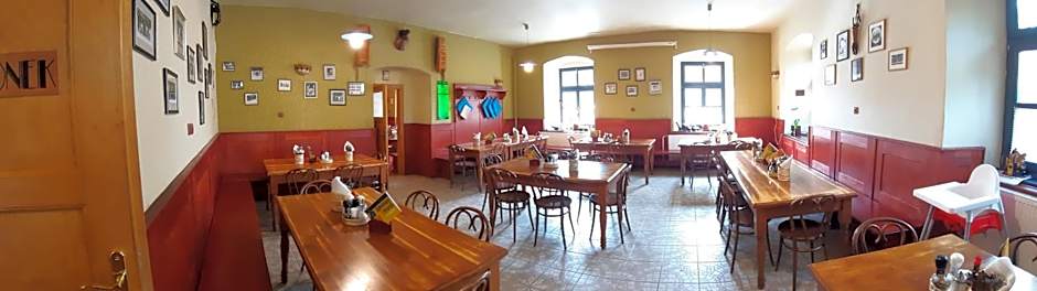 Penzion a restaurace U Hájků