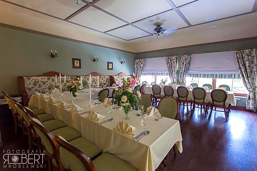 Villa Estera - Hotel & Restauracja