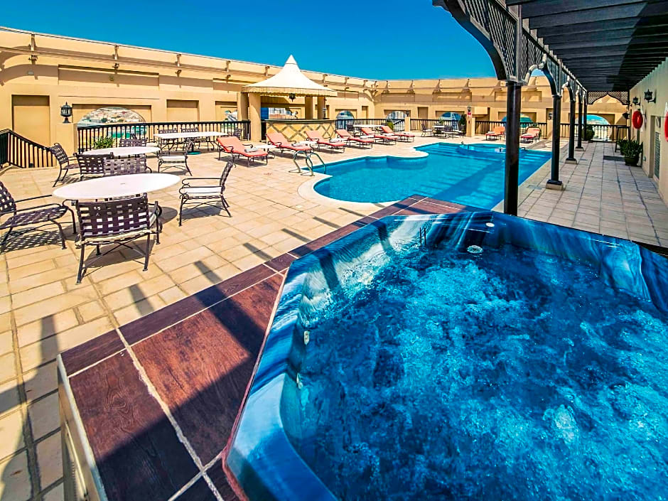 Mercure Grand Hotel Seef Hotel