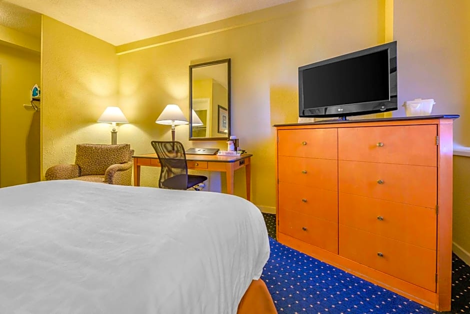 Days Inn & Suites by Wyndham Lebanon PA