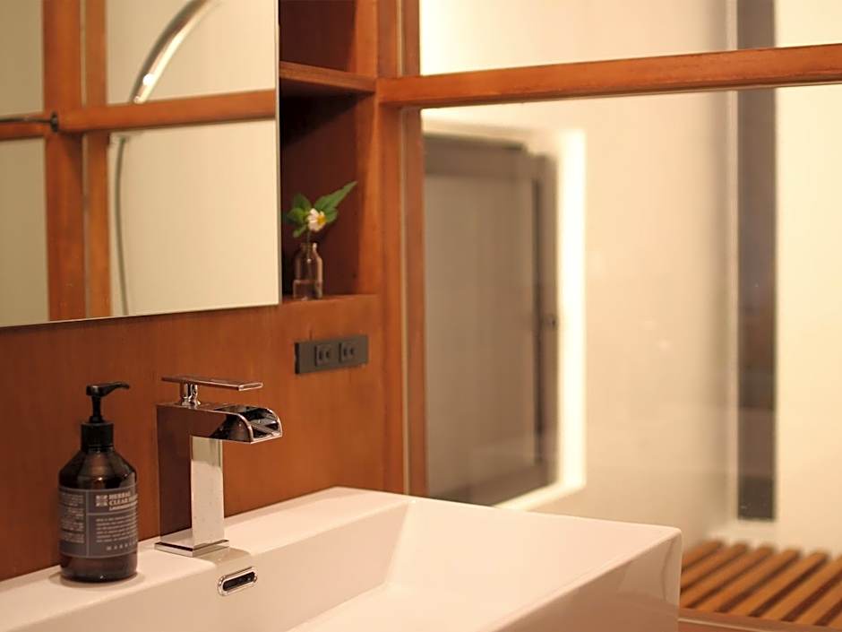 ON THE SAME HOTEL-All suite-