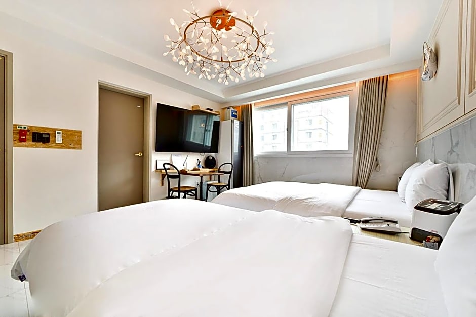 Hotel February Tongyeong Jukrim