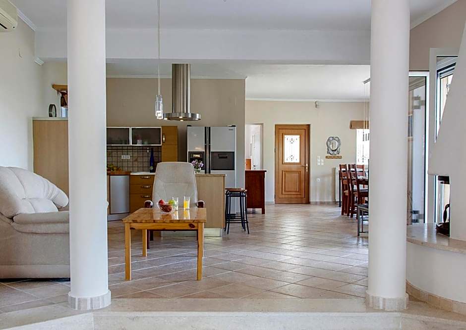 Villa Victoria - 3 Bedroom Villa With a Private Pool