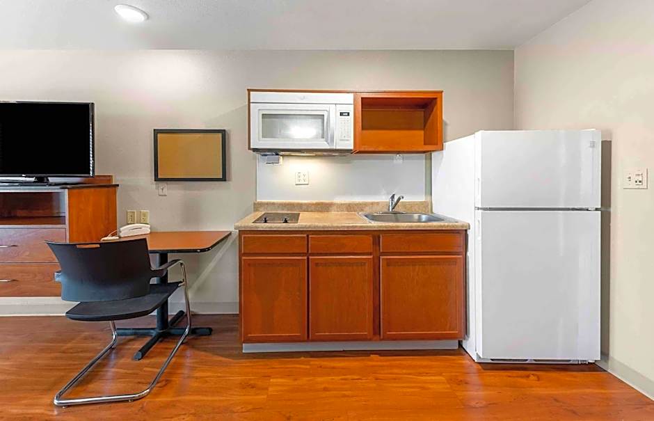 Extended Stay America Select Suites - Oklahoma City - West