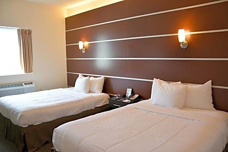 Deluxe Queen Room with Two Queen Beds - Non-Smoking