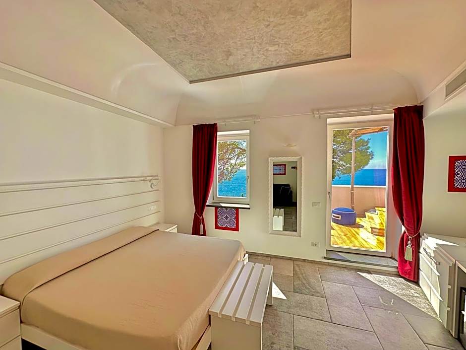 Photo 1 of 8 of Suite, Jacuzzi®, Sea View, Terrace