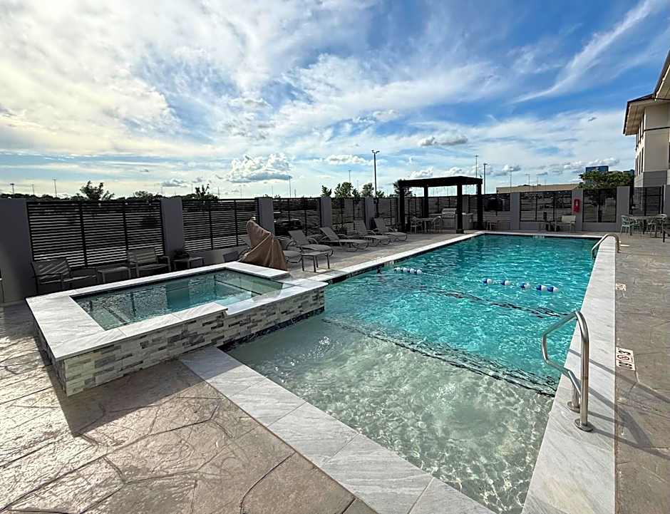 Garner Hotel Norman University Area By IHG