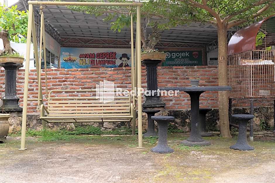 Pondok Kelapa Homestay near Unila Lampung RedPartner