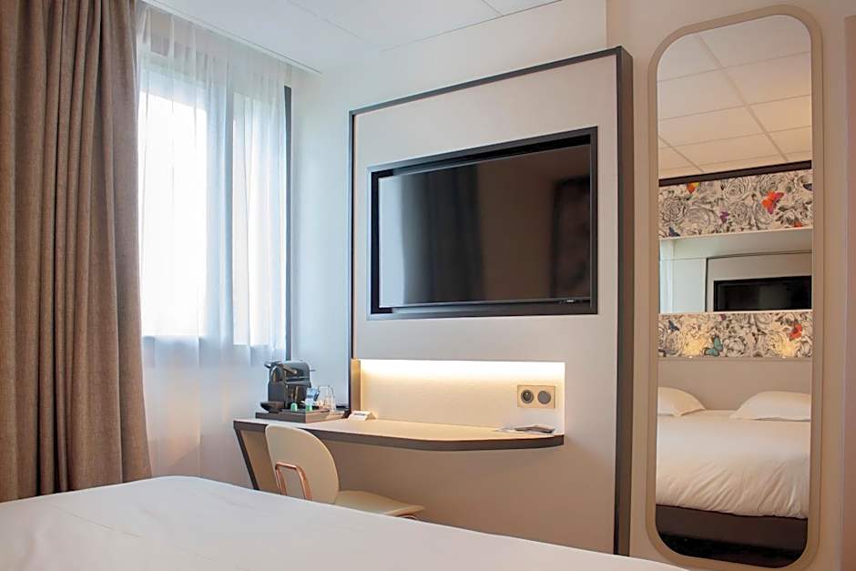 Brit Hotel Nantes La Beaujoire - L'Amandine