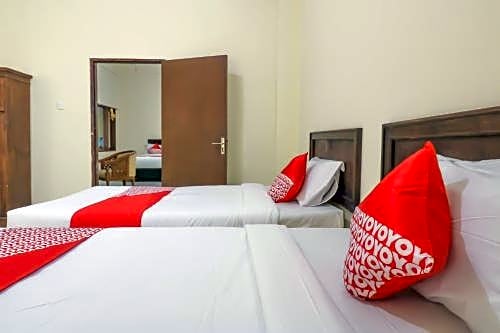 OYO 1054 Bayak Bali Hotel
