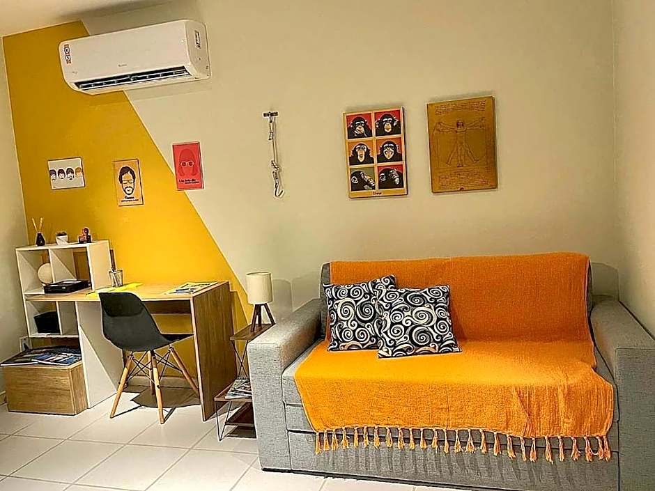 Lindo e Econômico, 2min da praia, perto Farol da Barra