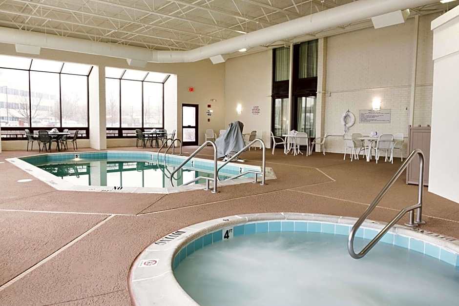 Drury Inn & Suites St. Louis Airport