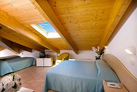 Economy Triple Room