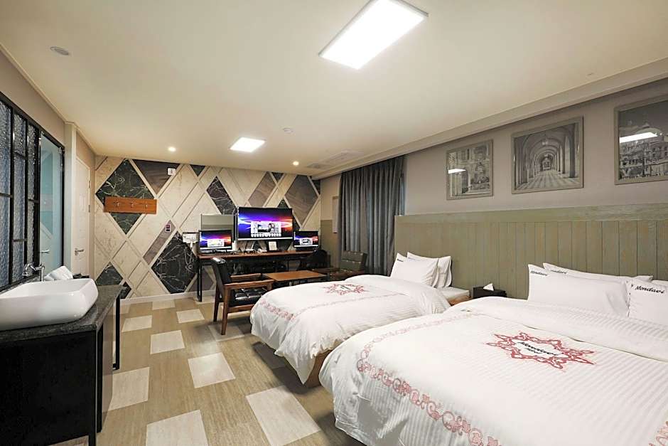 Hotel Mondavi