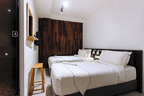 Superior Twin (No Window)