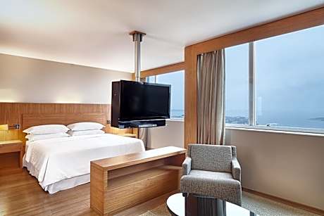 SUITE CLUB, Club level, 1 Bedroom Larger Suite, 1 Double Bed