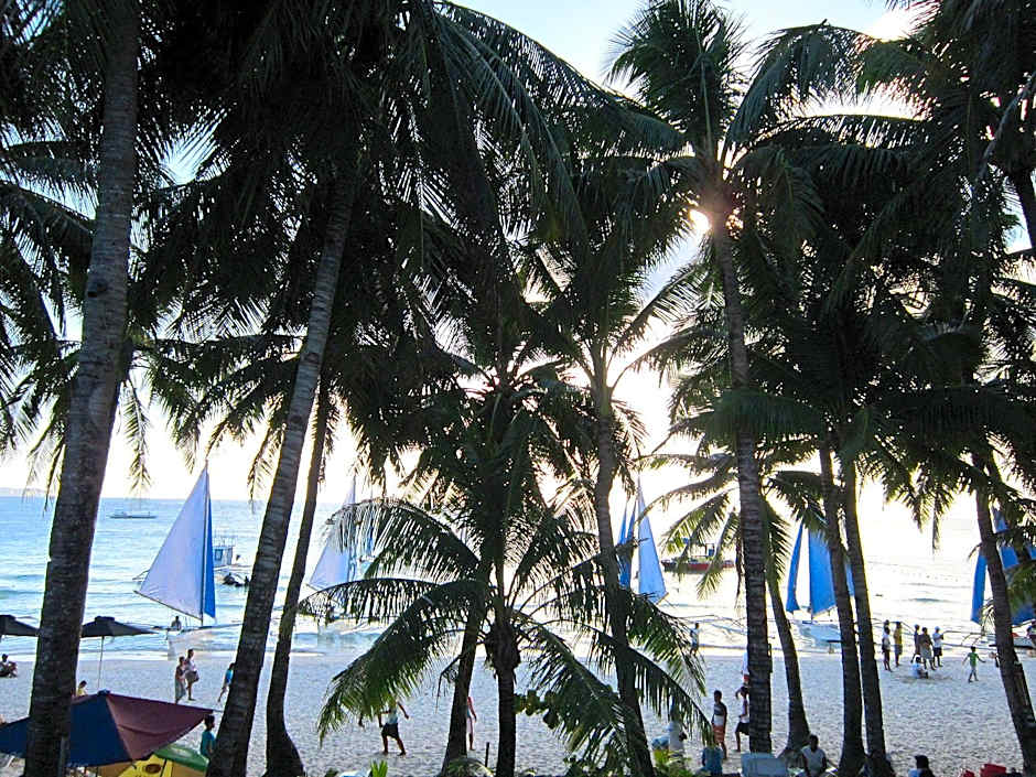 Casa Fiesta Resort Boracay – Boracay Island, MN