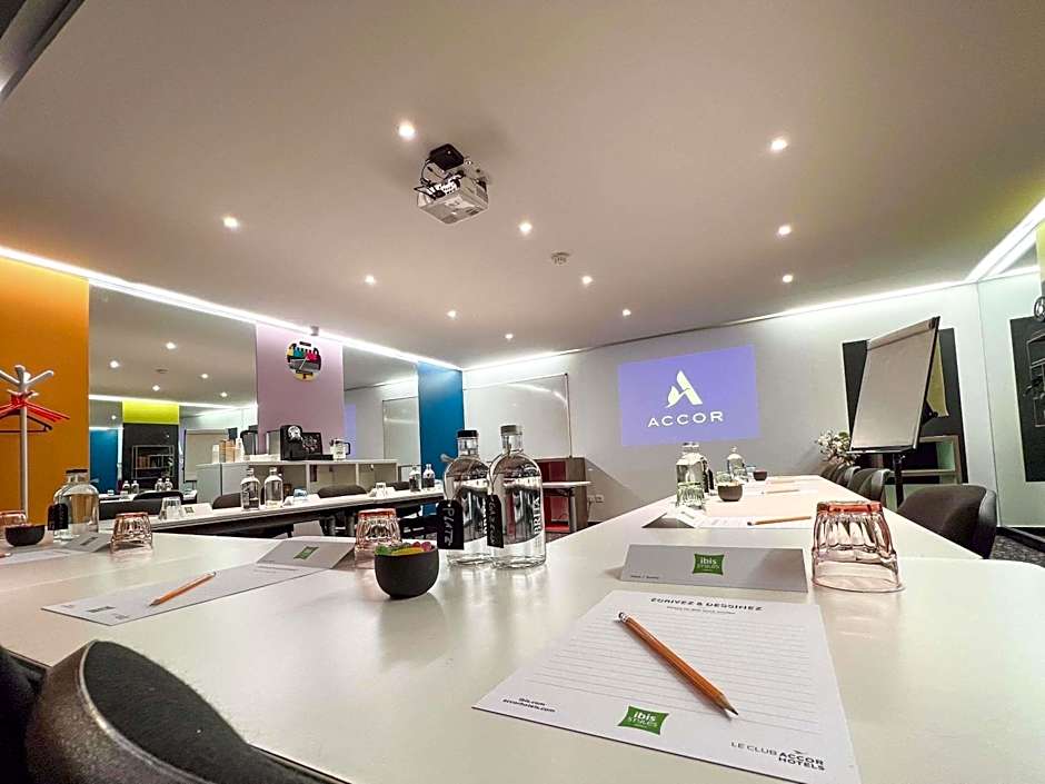 Ibis Styles Paris Tolbiac Bibliotheque
