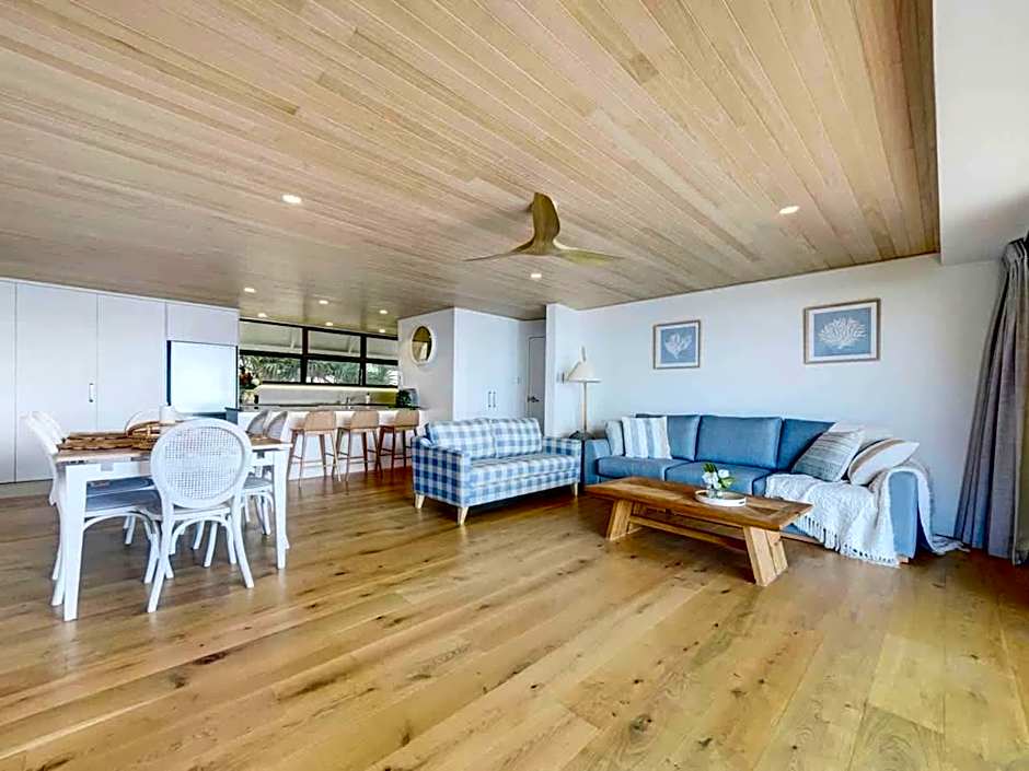 Breathtaking Views - Point Cartwright Bliss