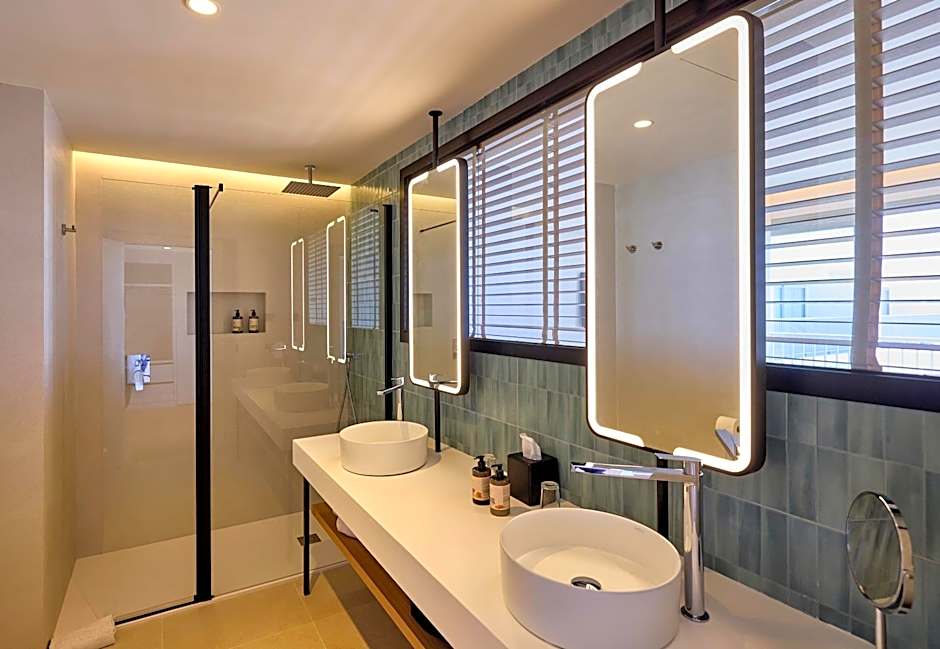 Universal Hotel Romantica