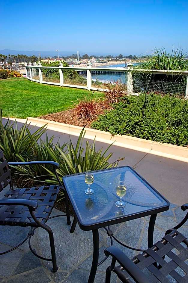 Sea & Sand Inn
