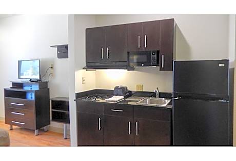 1 King Bed | Mobil Access Tub Nsmk Kitchen