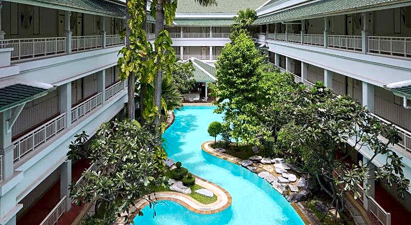 Kalanan Riverside Resort