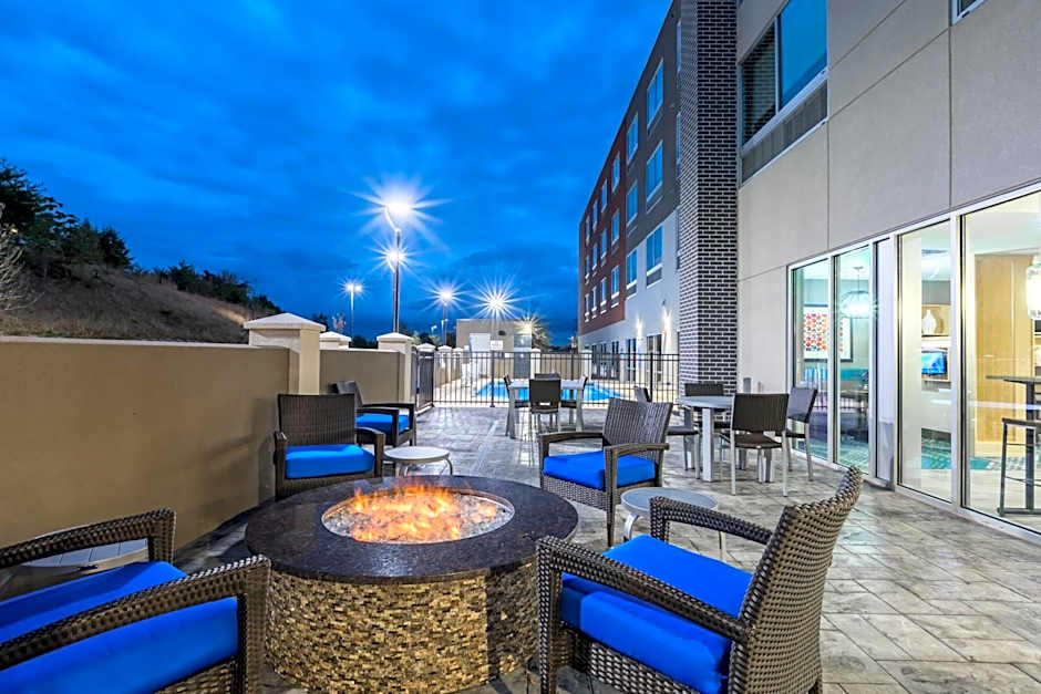 Holiday Inn Express And Suites Gainesville - Lake Lanier Area By IHG