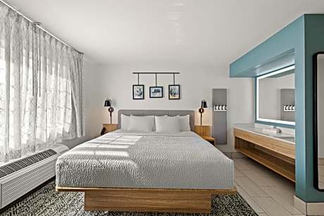 King Suite with Whirlpool - Non-smoking