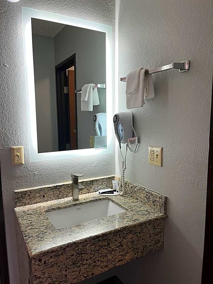 AmericInn by Wyndham Cloquet