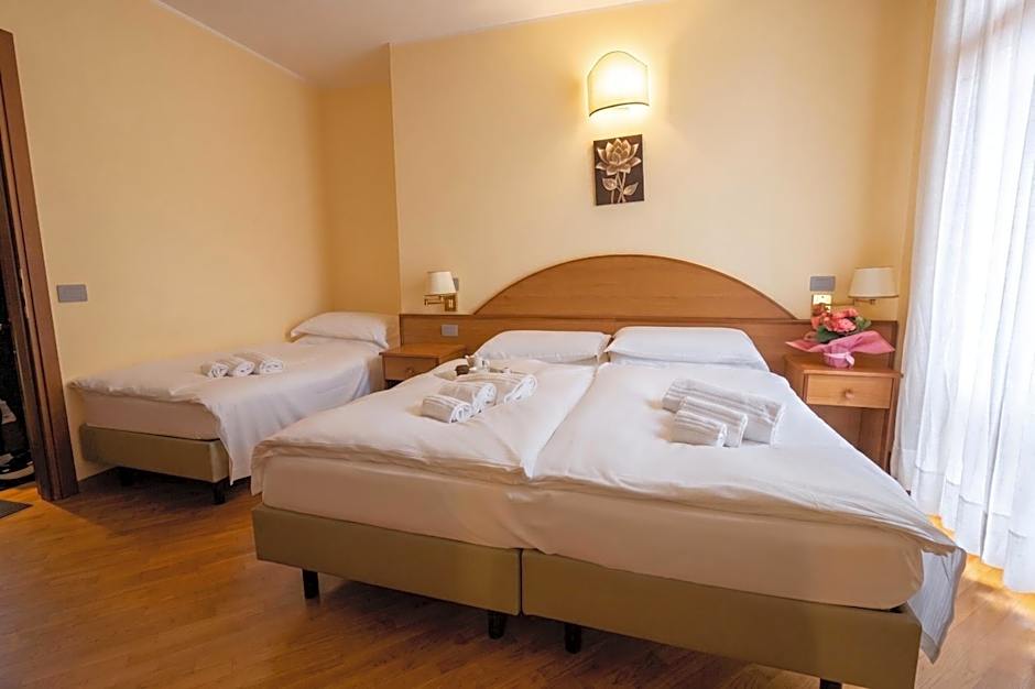 Hotel Saini with Air conditioning